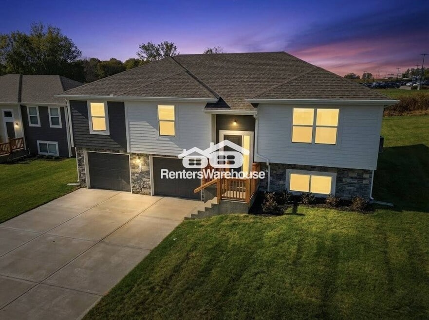 707 Wood Sage Ct, Raymore, MO 64083 - photo 1