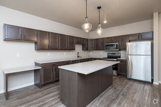 3700 42nd St S, Fargo, ND 58104