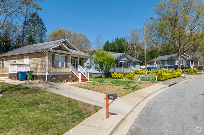 Bungalow style homes line the wide curvy streets of Glenrose Heights.