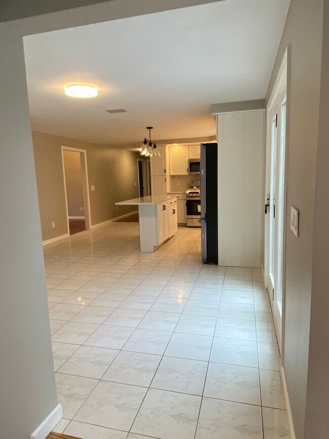 42 Belfield Dr, Johnston, RI 02919 - photo 5