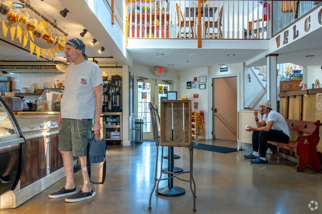 Gabriel's Fountain Kitchen & Creamery offers delicious ice cream and desserts in Martinsville.