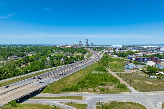 Spring Valley is a short ride on the interstate to downtown Mobile, AL.