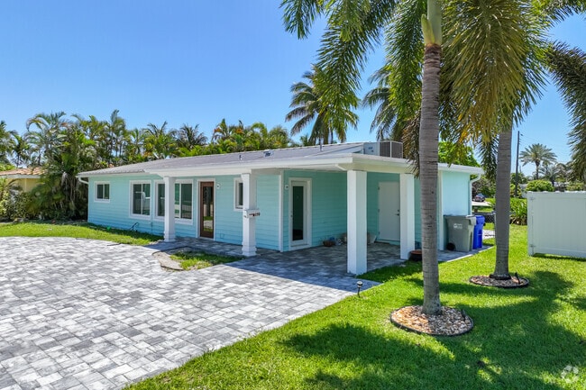 Remodeled colorful home in Cypress Harbor.
