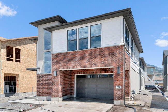 574 N Cornstalk Ln, Lindon, UT 84042 - photo 2