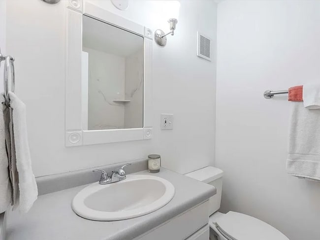 University Heights unit 605, Salt Lake City, UT 84102 - photo 3