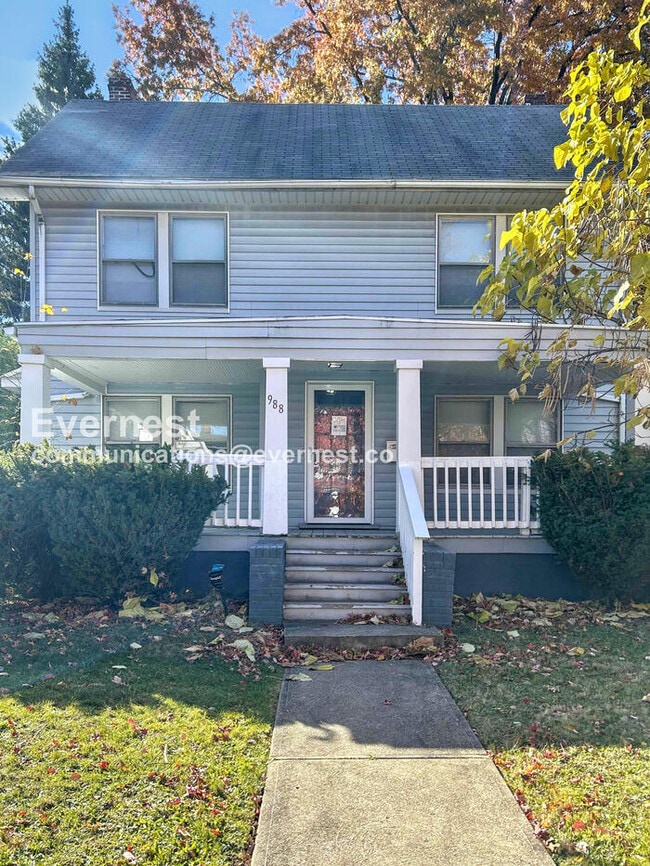 988 Brunswick Rd, Cleveland Heights, OH 44112