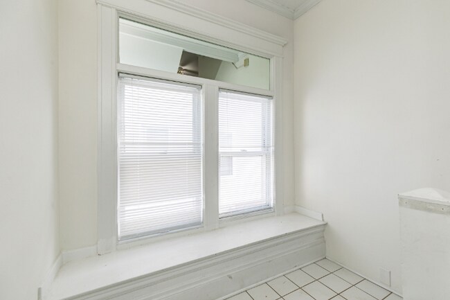 1108 Madison St unit 2L, Syracuse, NY 13210 - photo 2