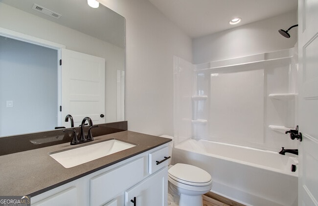 5516 Tullis Dr, Gainesville, GA 30507 - photo 7