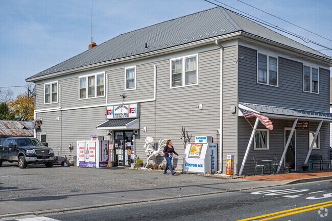 East New Market residents can grab grocery staples and sandwiches at Hometown Pride Market & Deli.