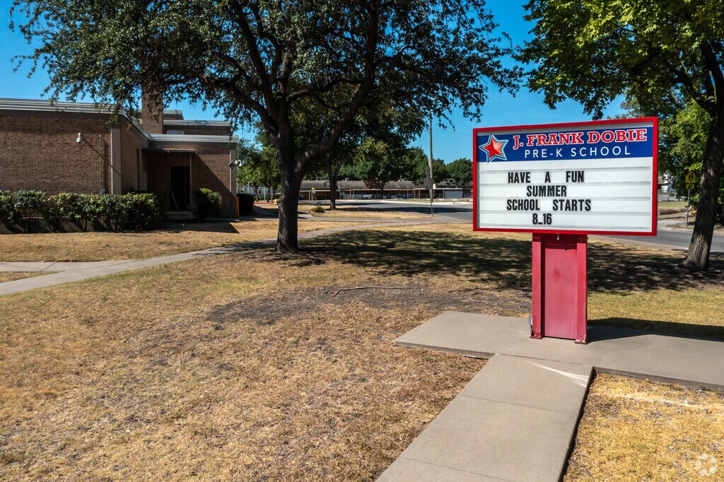 Dobie Primary School, Rankings & Reviews