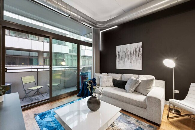 660 W Wayman St unit ID1244912P, Chicago, IL 60661 - photo 2