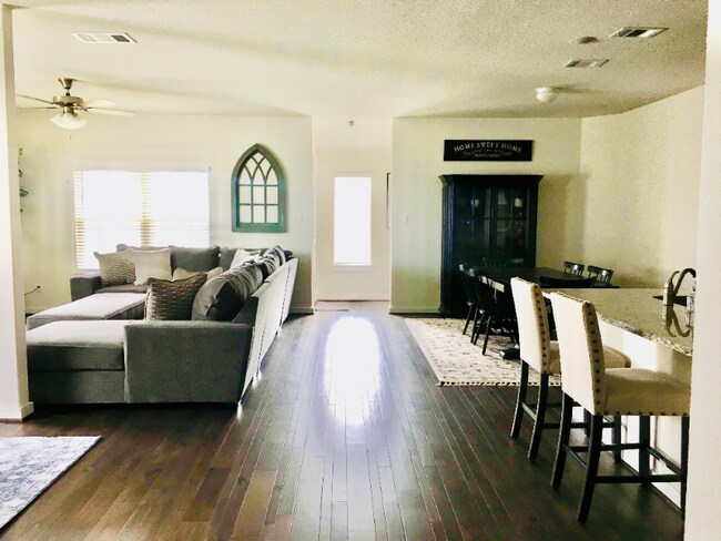 741 Carol Dr, Hutto, TX 78634 - photo 4