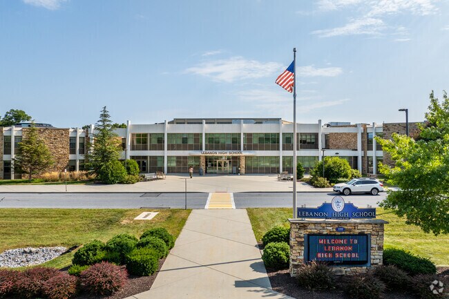 Lebanon Senior High School receives an overall C- grade from niche.com.