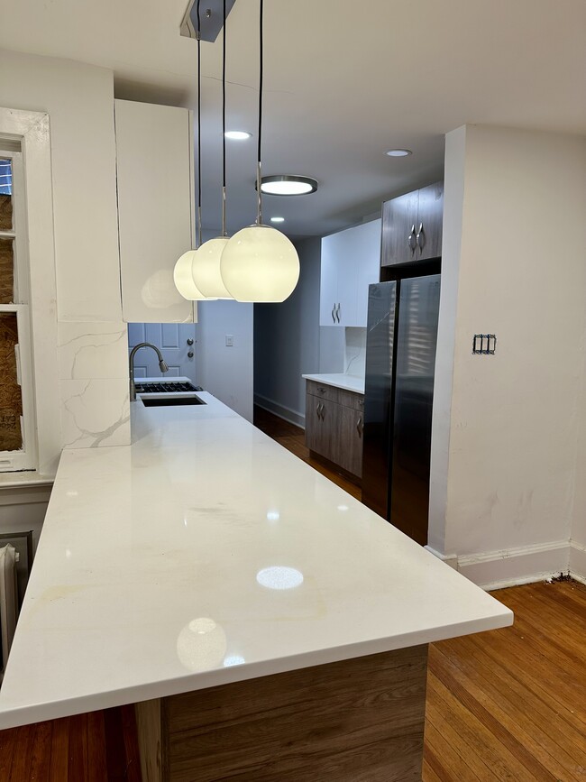 328 High St, Burlington, NJ 08016