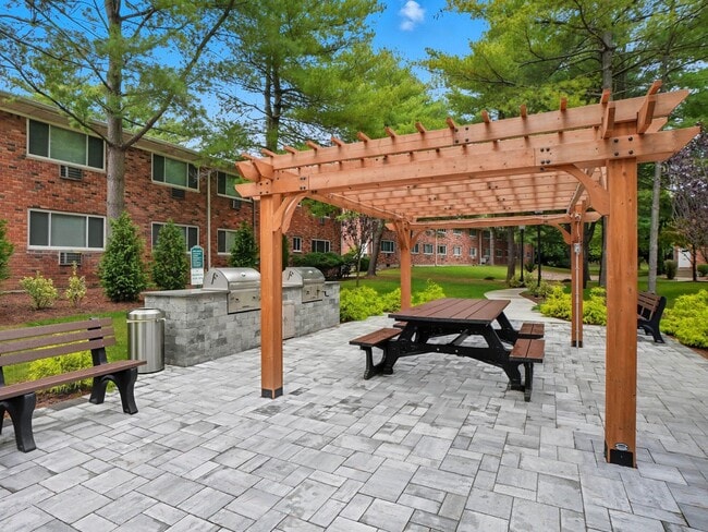 Eagle Rock Apartments at Nesconset, Nesconset, NY 11767 - photo 5