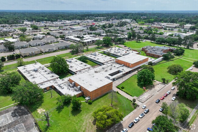 Chastain Middle School serves students in grades 6 through 8.