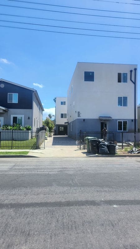 904 W 78th St, Los Angeles, CA 90044