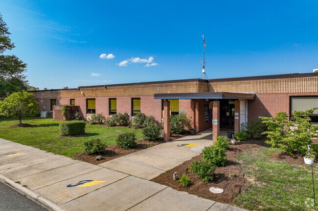 Carysbrook Elementary teaches third and fourth grade and receives a B-minus.