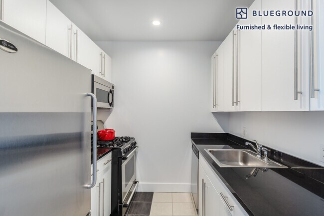 50 Murray St unit FL16-ID348, New York, NY 10007 - photo 6