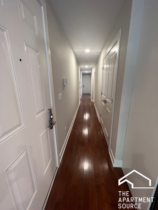 4641 N Malden St unit 1, Chicago, IL 60640 - photo 6