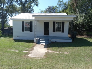 202 Yancey St, Ozark, AL 36360