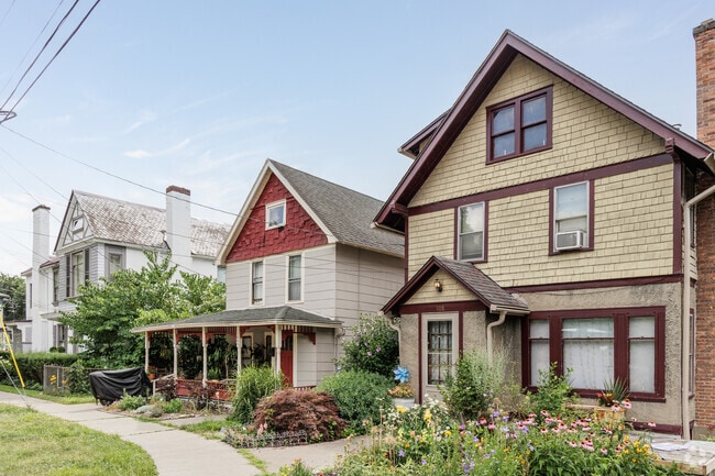 Because of its age houses in Downtown Ithaca are often close together.