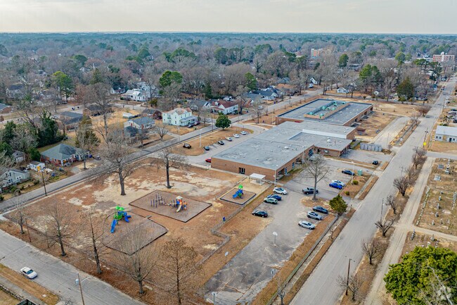 According to Niche.Com, Fike High School has a student-teacher ratio of 17 to 1.