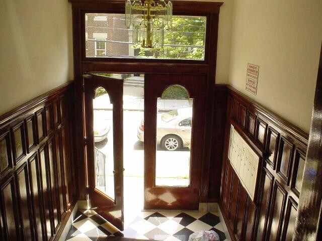 21 Gibbs St unit 1, Brookline, MA 02446 - photo 2