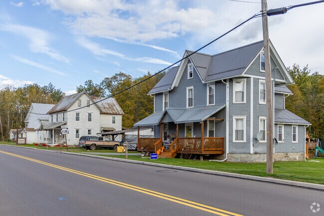 Victorian Folk homes are plentiful in Franklin.