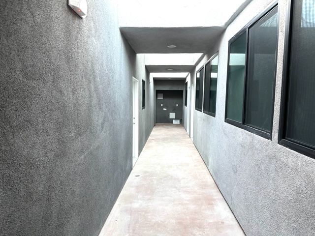 19421 Ventura Blvd, Tarzana, CA 91356 - photo 2