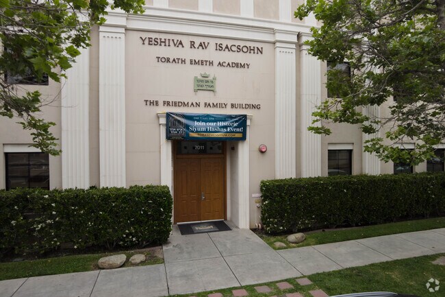 Yeshiva Rav Isacsohn / Torath Em was established in 1953 and has more than 1,000 students.