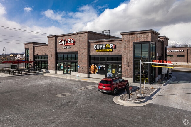 Cedar Hills has many restaurants and cafes to choose from.