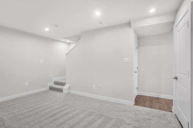 256 Summerfield Dr, Hanover, PA 17331 - photo 2