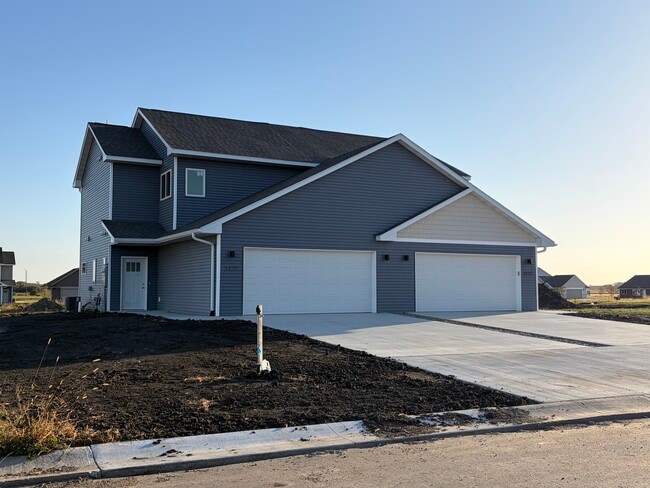 3125 Scotch Ln, Mankato, MN 56001 - photo 2