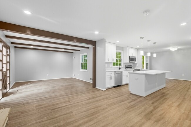 13314 Vanessa Ave, Bowie, MD 20720 - photo 2