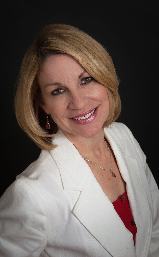 Theresa Hoyle