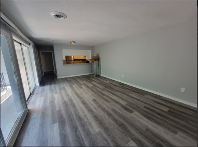 225 W Mcdowell Rd unit G7, Jackson, MS 39204 - photo 2