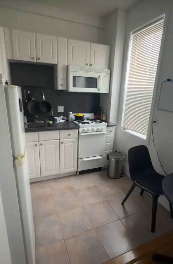 61 Park Dr unit 8, Boston, MA 02215 - photo 1