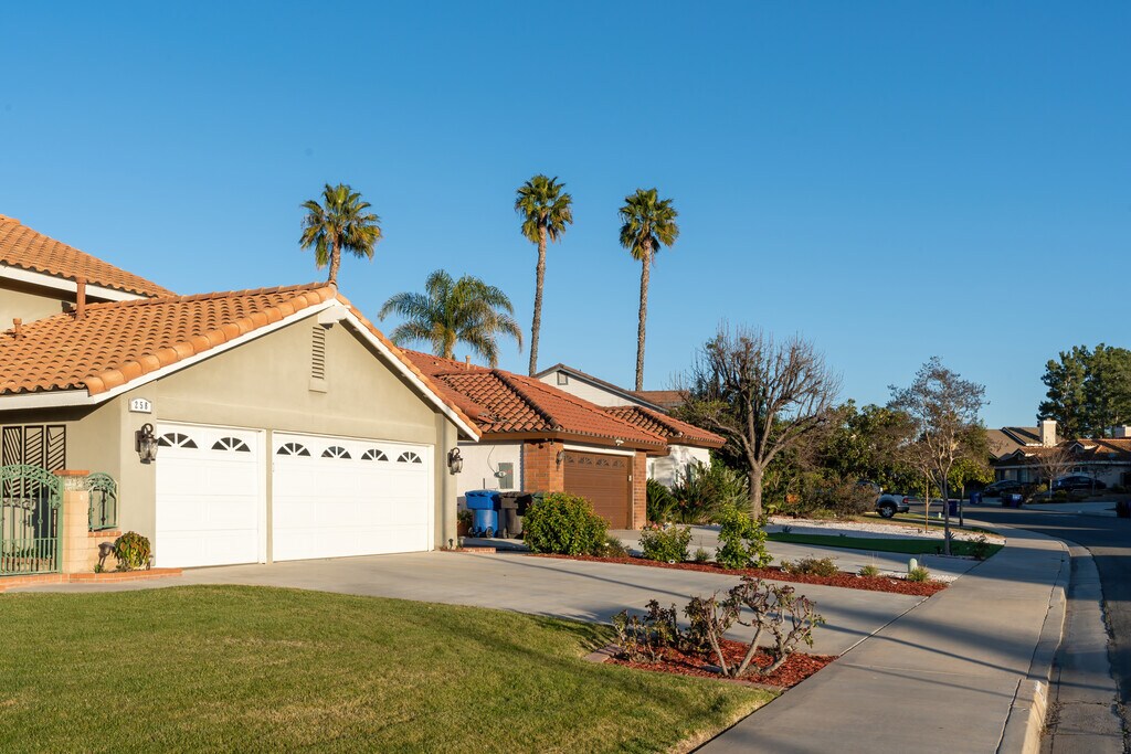 Canyon Crest, CA City Guide About Living in Canyon Crest