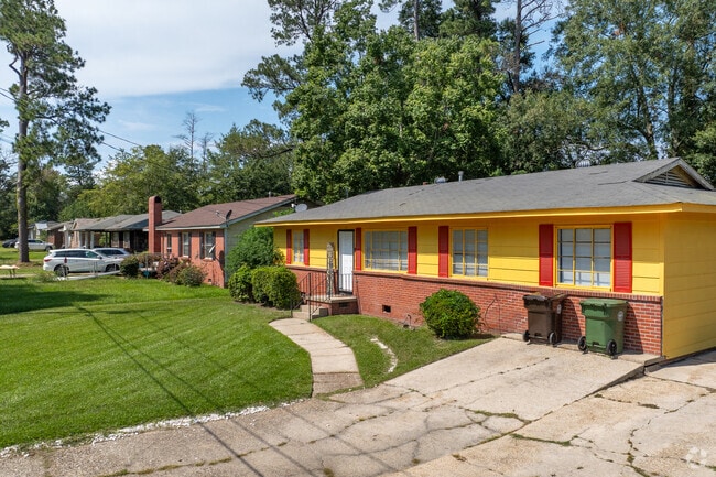 Ranch homes can be found within the neighborhood of The Heights-Avenues.