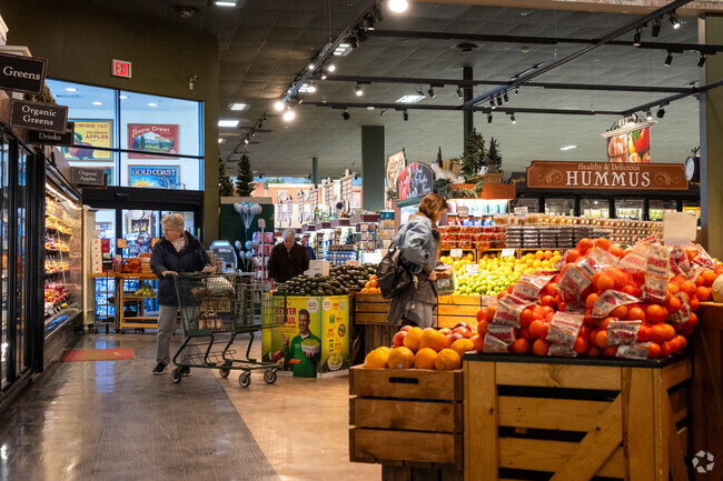 Shop fresh at Dave's Market, Crompton, Warwick. Your local grocery destination!