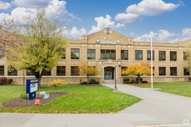 Harrison Hill Elementary school prepares students for high school in Hillcrest.