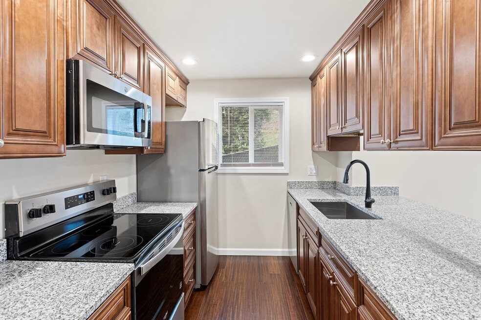 The Carriage House, Bothell, WA 98011 - photo 1