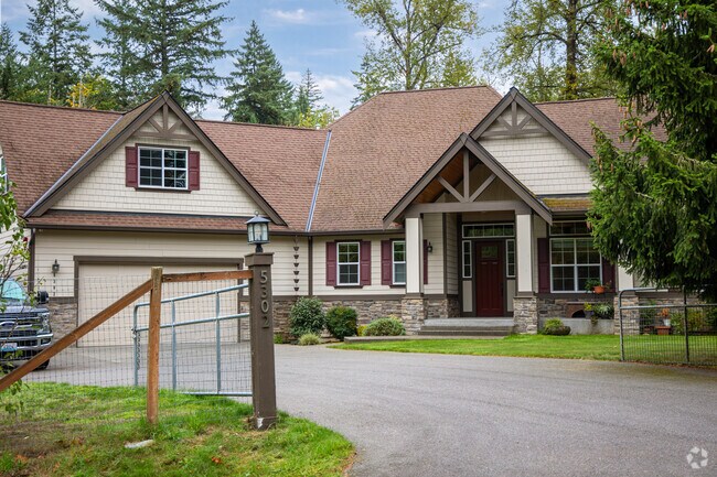 Stately homes are located throughout Southeast Auburn.