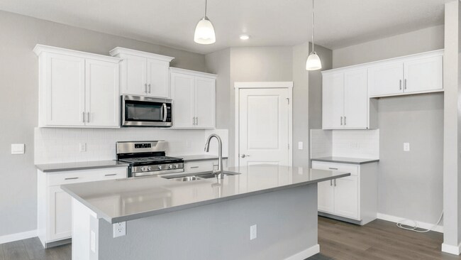 946 London Way, Severance, CO 80550 - photo 4