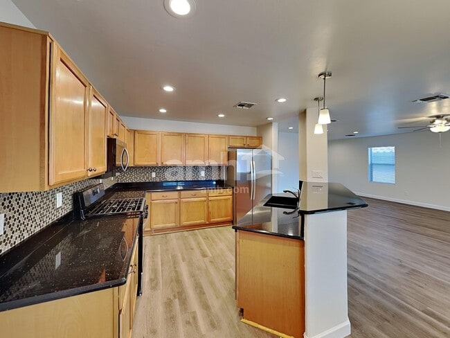 711 W Flaming Arrow Dr, Green Valley, AZ 85614 - photo 3