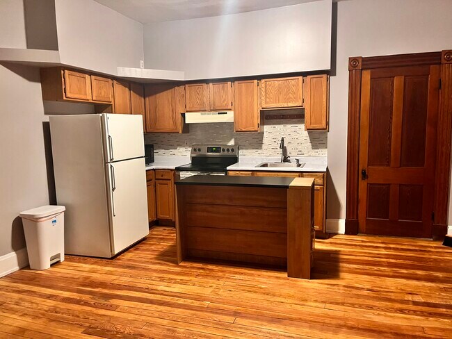 133 Parker St unit 2, Cincinnati, OH 45219 - photo 6