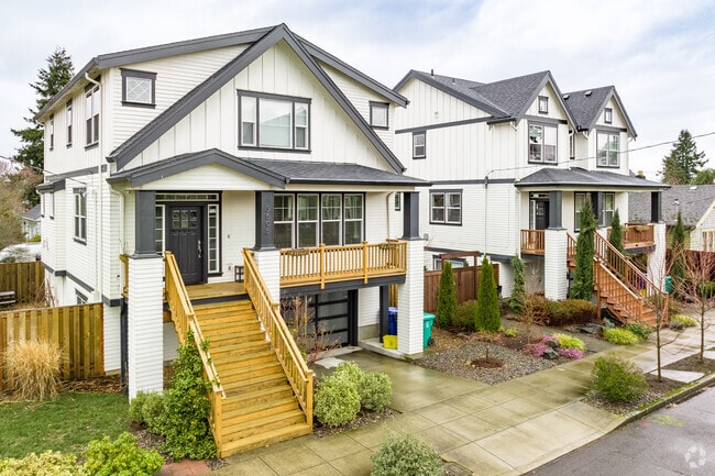 New construction homes can be seen in a nice neighborhood located in Concordia, Portland Oregon.