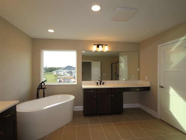 34614 Legacy Acres Dr, Zephyrhills, FL 33541 - photo 6