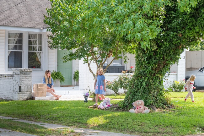 Troy, Alabama, is a vibrant community that warmly welcomes families, making it the perfect place to grow and thrive together.